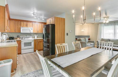 Park Forest Village Maison | 4 Mi to Penn State Suburban Happy Valley Home