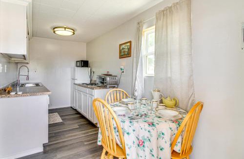 Bosque Farms Maison | 4 Mi to Rio Grande Bosque Farms Home with Patio!