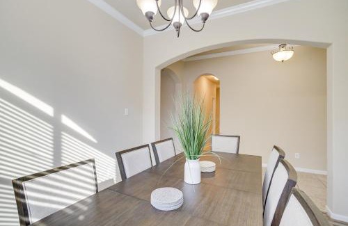 Spring Maison | 4 Mi to Six Flags Spring Vacation Home