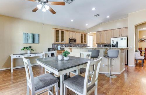 Greer Ranch Maison | 4 Mi to Surprise Stadium Home with Patio!