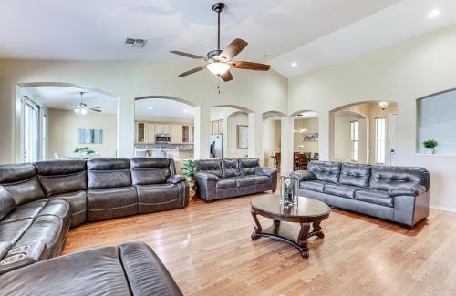 Greer Ranch Maison | 4 Mi to Surprise Stadium Home with Patio!