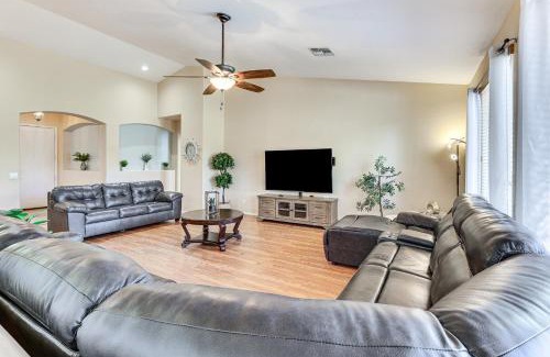 Greer Ranch Maison | 4 Mi to Surprise Stadium Home with Patio!