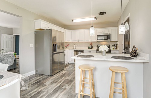 Parkville Appartement | 4 Mi to Universities: Quaint Parkville Apartment!