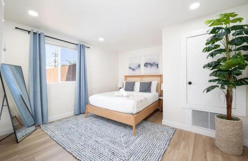 North Clairemont Maison | 4 Miles to Beach Central and Newly Renovated