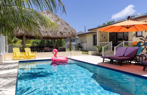 Deerfield Beach Maison | 4-min Walk to Beach Pool Tiki Canal Boat Dock