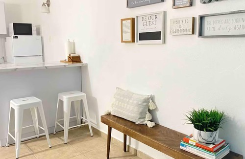 Hipodromo Appartement | 4 people, 2 Full beds (bunk beds), AC, 1 bedroom, bathroom and kitchen.