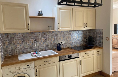 Mettray Appartement | 4-person apartment 10 minutes from Tours, access to 35 hectares of woodland, pond