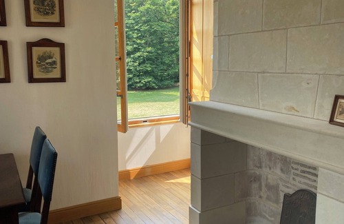 Mettray Appartement | 4-person apartment 10 minutes from Tours, access to 35 hectares of woodland, pond