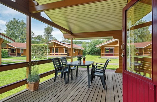 Gramsbergen Maison | 4-person bungalow with private sauna, veranda, dishwasher and washing machine at park ’t Hooge Holt near Gramsbergen and nature.