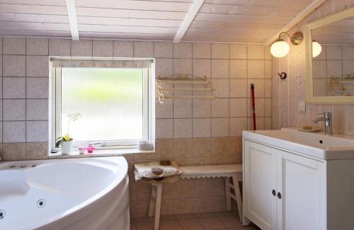 Havnsø Maison | 4 person holiday home in Føllenslev-By Traum