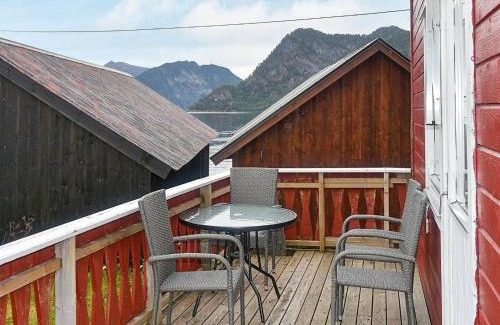 Voll Maison | 4 person holiday home in Måndalen