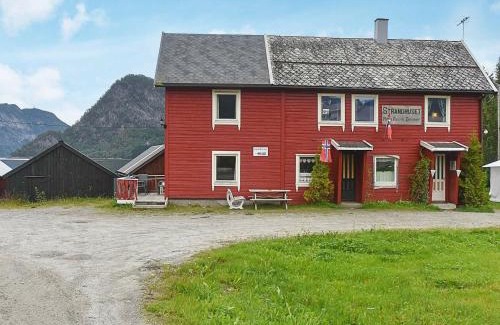 Voll Maison | 4 person holiday home in Måndalen