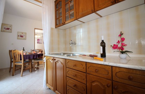 Antonci Copropriété | 4 persons, quiet area, garden, private parking