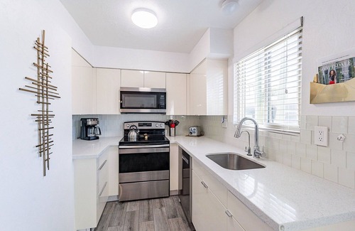 South Scottsdale Maison | 4 pools, quiet Townhouse Walking Distance to Old Town, Five Star Reviews