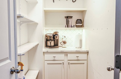 Omaha Maison | Cozy Home next to Immanuel Hospital