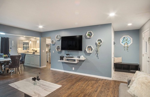 Omaha Maison | Cozy Home next to Immanuel Hospital