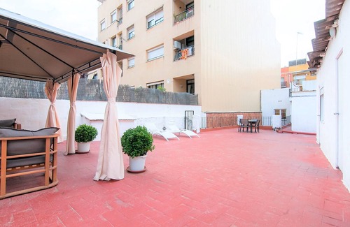 La Maternitat i Sant Ramon Appartement | (4) ROOM PRIVATE INDIVIDUAL WITH SUNNY TERRACE OF 200 M2