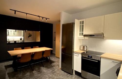 Grafarholt Appartement | 4-room spacious condo w patio
