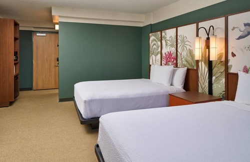 Ala Moana Hôtel | 4 Spacious Units, Rooftop Pool Scene, Garden Surroundings, Steps from Downtown