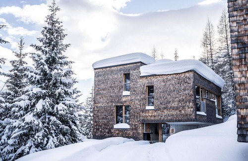 Großdorf Chalet De Ski | Appartement 4 étoiles directement sur la piste