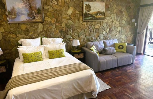 Hazyview Lit Et Petit-Déjeuner | 4-star B&B in Hazyview offering Safari Drives into the Kruger & Panoramic Tours