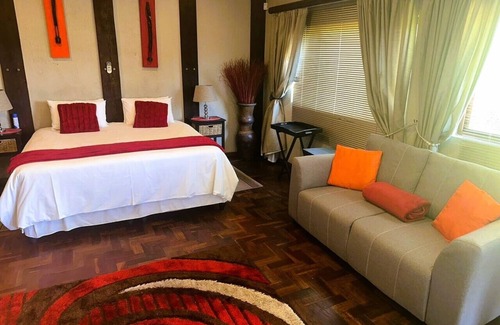 Hazyview Lit Et Petit-Déjeuner | 4-star B&B in Hazyview offering Safari Drives into the Kruger & Panoramic Tours