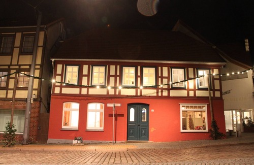 Luebz Maison | Chalet 4 étoiles avec jardin au bord du ruisseau, art et antiquités 7 personnes