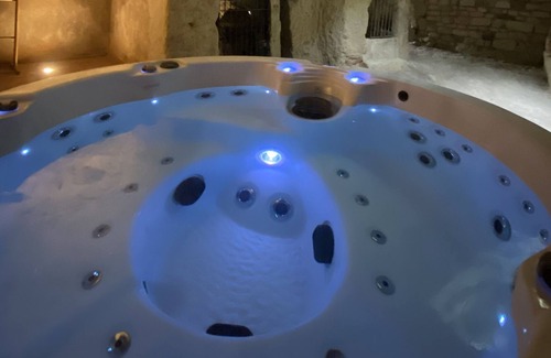 Varrains Maison | Gîte 4 étoiles avec jacuzzi