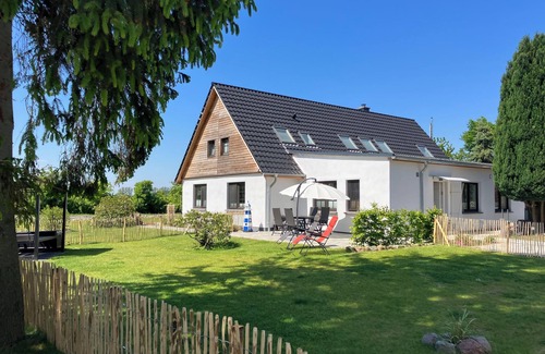 Kirchdorf Appartement | 4 star vacation apartment 94 m2 with garden near the Boddenstrand
