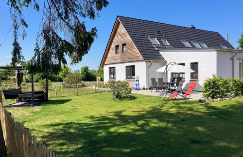 Kirchdorf Appartement | 4 star vacation apartment 94 m2 with garden near the Boddenstrand