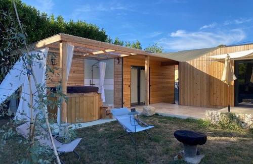 Salles-de-Villefagnan Cottage | Gîte et spa nordique 4 étoiles en Charente Nord