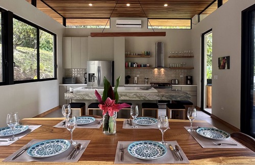 Dominicalito Maison | 4 Suites. Ocean views. Near beaches. Dominicalito