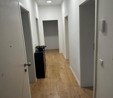 Bruchsal Appartement | 4 Zimmer Bruchsal/Bahnhof Zentrale Lage (Monteurzimmer)