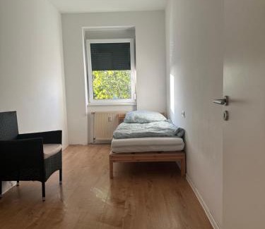 Bruchsal Appartement | 4 Zimmer Bruchsal/Bahnhof Zentrale Lage (Monteurzimmer)
