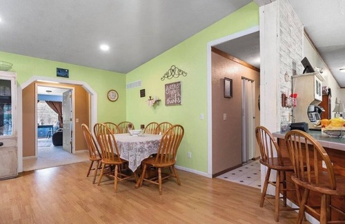 Reed City Maison | 40 acres of trails w/3-bedroom 2 bath house Ashton area family friendly spacious