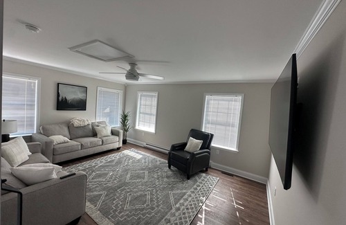 Orson Maison | 40 acres, sleeps 20, minutes from Elk, fishing streams, rails to trails .