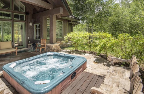 Avon Maison | 40 Goshawk home