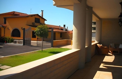 Pomezia Hôtel | 40 m² Hôtel ∙ 127 personnes