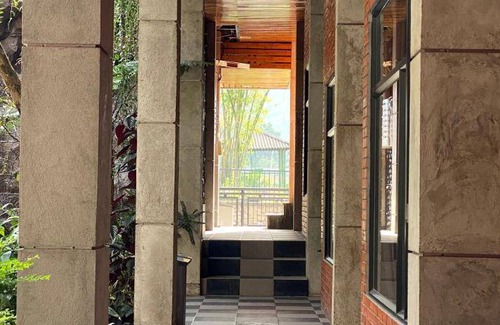 Berastagi Hôtel | 40 m² Hôtel ∙ 8 personnes