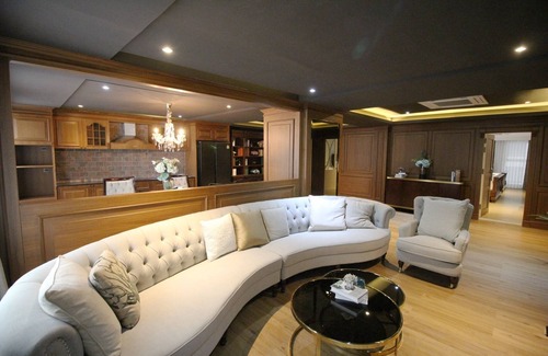 Chan Kasem Hôtel | 400 m. from BTS Senanikom! - Sasha Service Apartment starts at 1000 thb/night