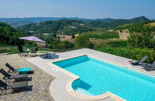 Ponzano Monferrato Autre | 400 m² Logement ∙ 7 chambres ∙ 14 personnes