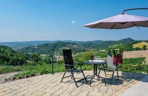 Ponzano Monferrato Autre | 400 m² Logement ∙ 7 chambres ∙ 14 personnes