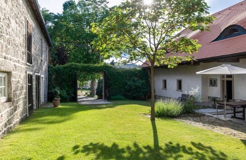Clunek Autre | 400 m² Logement ∙ 4 chambres ∙ 8 personnes