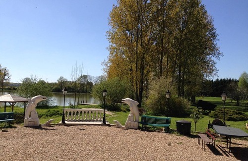 Courtenay Villa | 400 m² Villa ∙ 14 chambres ∙ 38 personnes