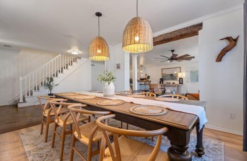 Warr Acres Maison | 4000 Sqft Lakefront Retreat Private Hot Tub #nh