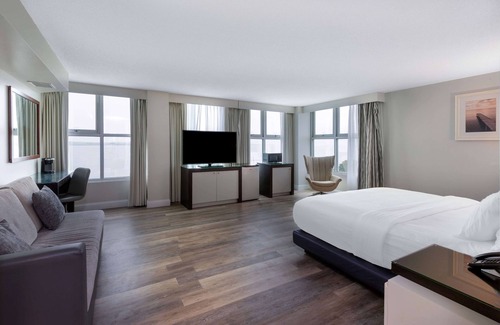 Geneva Hôtel | 41 Lakefront Hotel, Trademark Collection By Wyndham