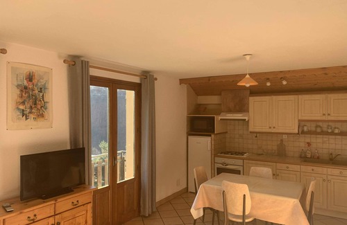 Salins-les-Thermes Appartement | appartement 42 m2 .Ideal pour une cure à Brides ou skier dans les 3 vallées.