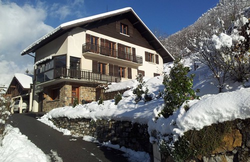 Salins-les-Thermes Appartement | appartement 42 m2 .Ideal pour une cure à Brides ou skier dans les 3 vallées.