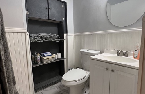 Norris Square Appartement | 420 Friendly 1bdrm Apartment w/ Hot Tub!