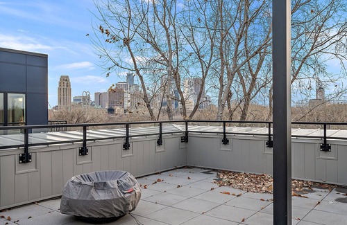 St. Anthony West Appartement | 1 Bed w/Gym by Historic Riverfront District!